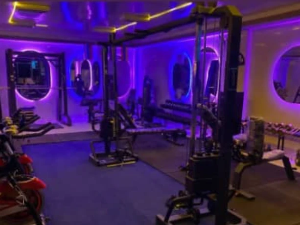 باشگاه پاهای آهنین (Iron Feet Gym) — تصویر 5