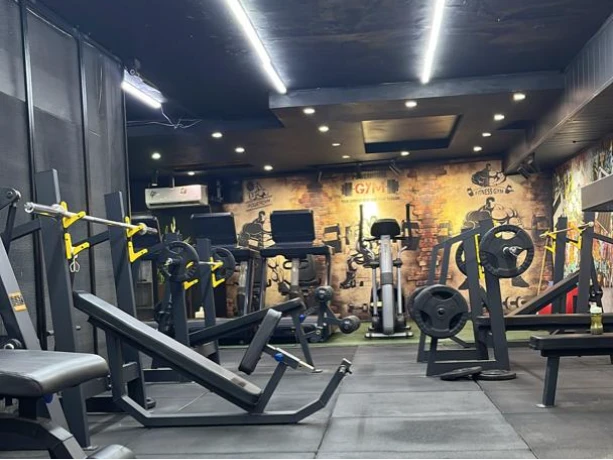 باشگاه بدنسازی اسطوره — تصویر 3