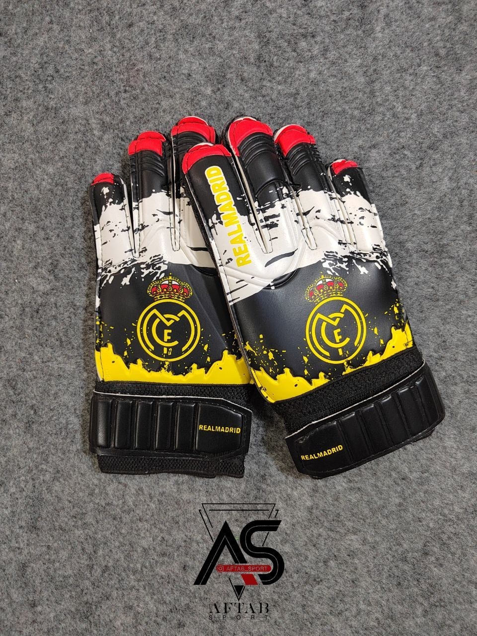 دستکش دروازه بانی طرح رئال مادرید سایز ۷