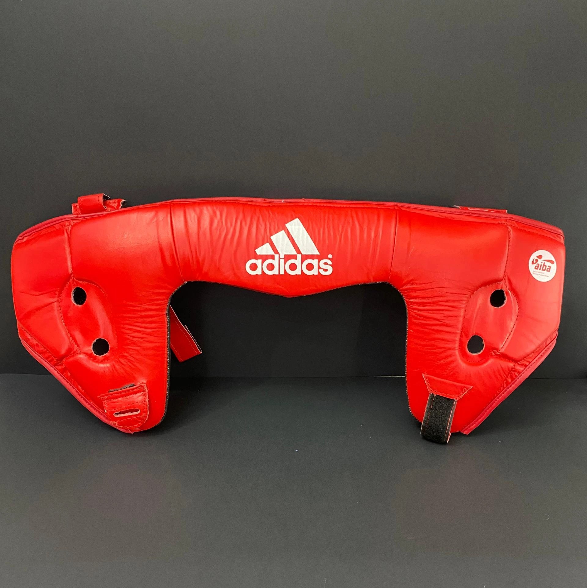 کلاه بوکس آدیداس جنس چرم