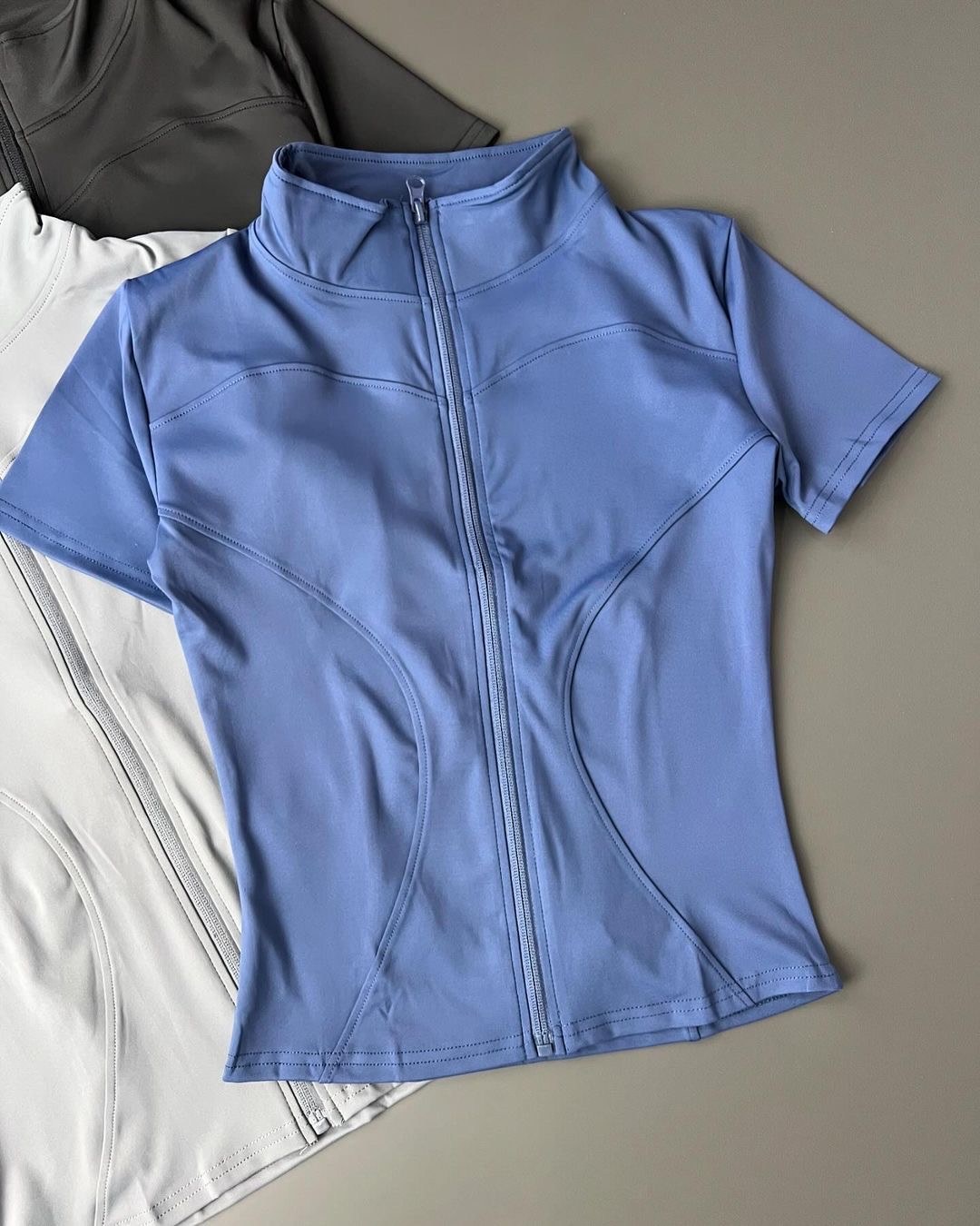 تیشرت زنانه زیپی اسلیم افکت رنگ مشکی سایز مدیوم