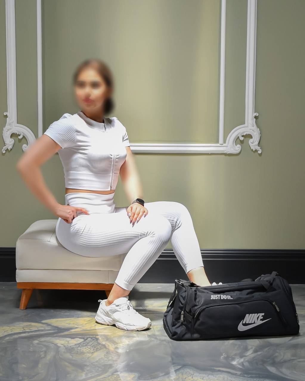 ست ورزشی زنانه کراپ زیپی و لگ اسلیم فیت کد 20043