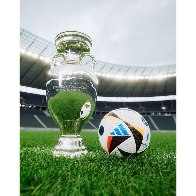 توپ فوتبال مدل جام قهرمانی اروپا یورو 2024 Euro