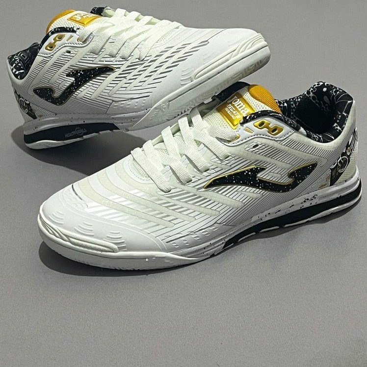 کفش فوتسال جوما مدل رگاته