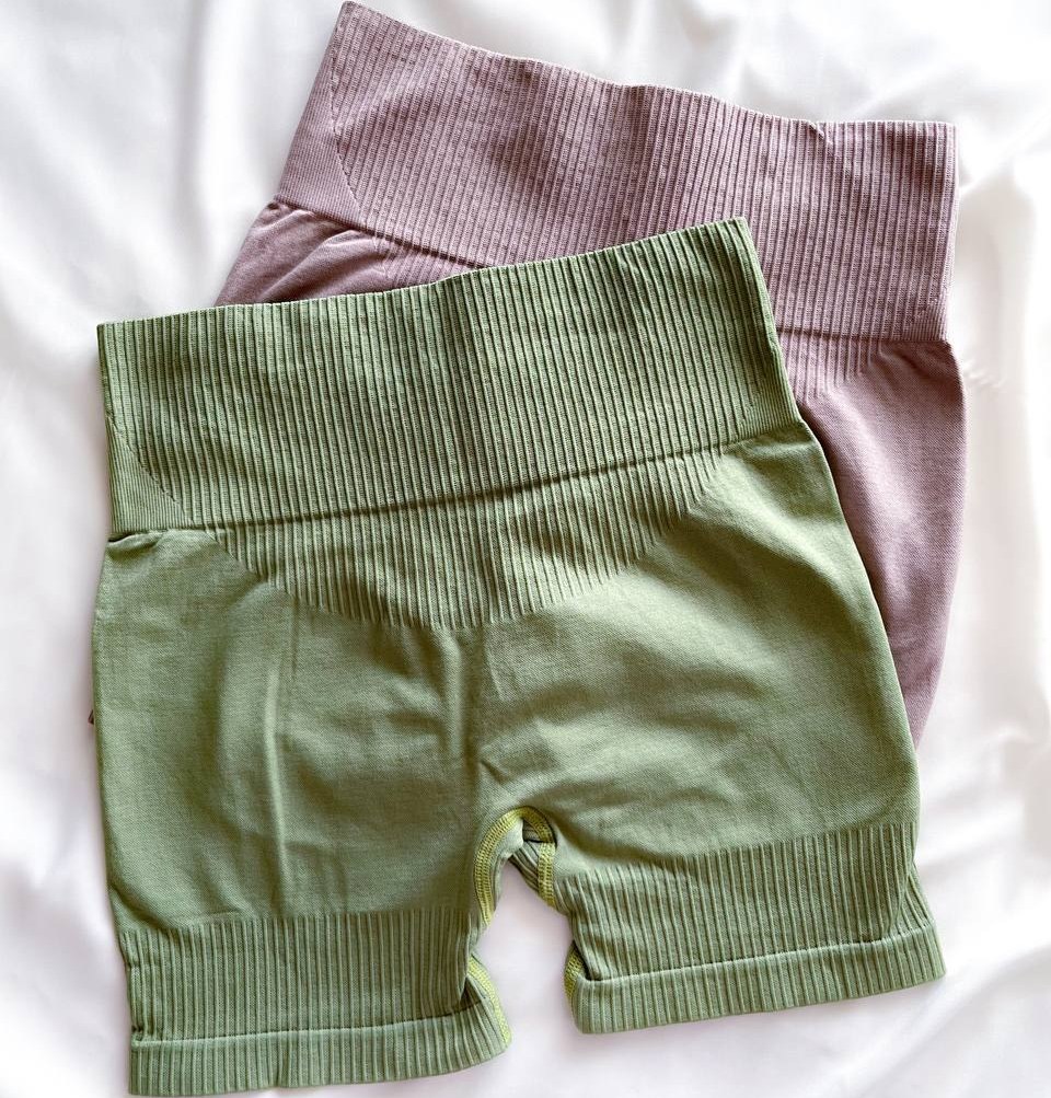 شلوارک ورزشی زنانه صورتی