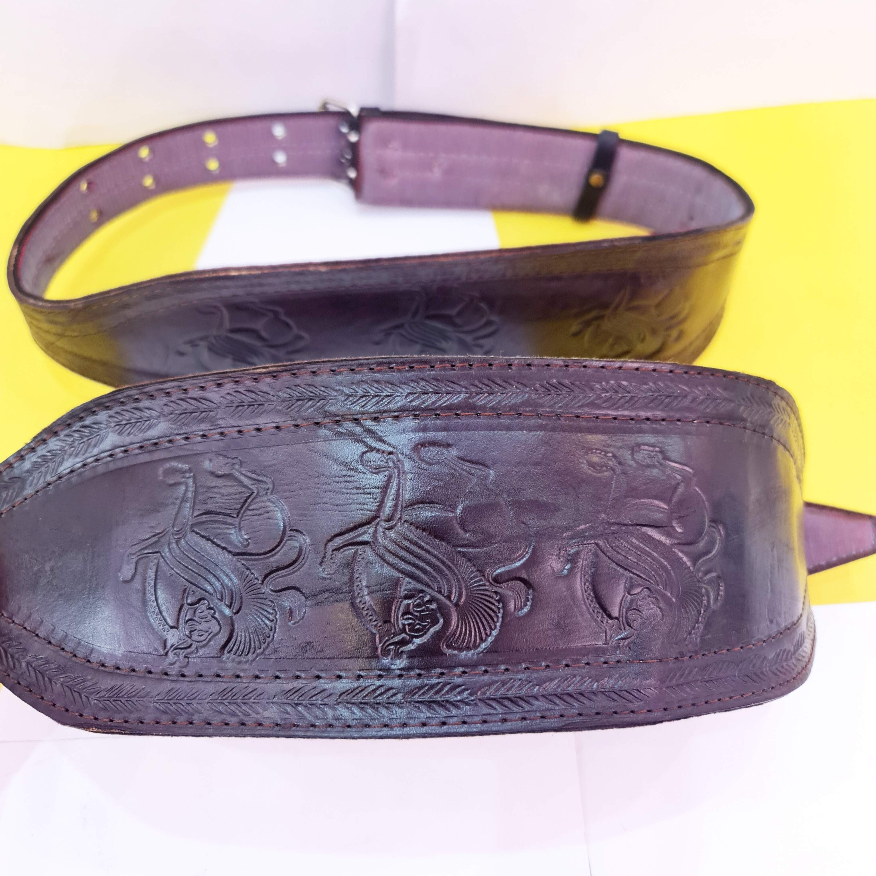 کمربند ورزشی چرم بالشتک دار