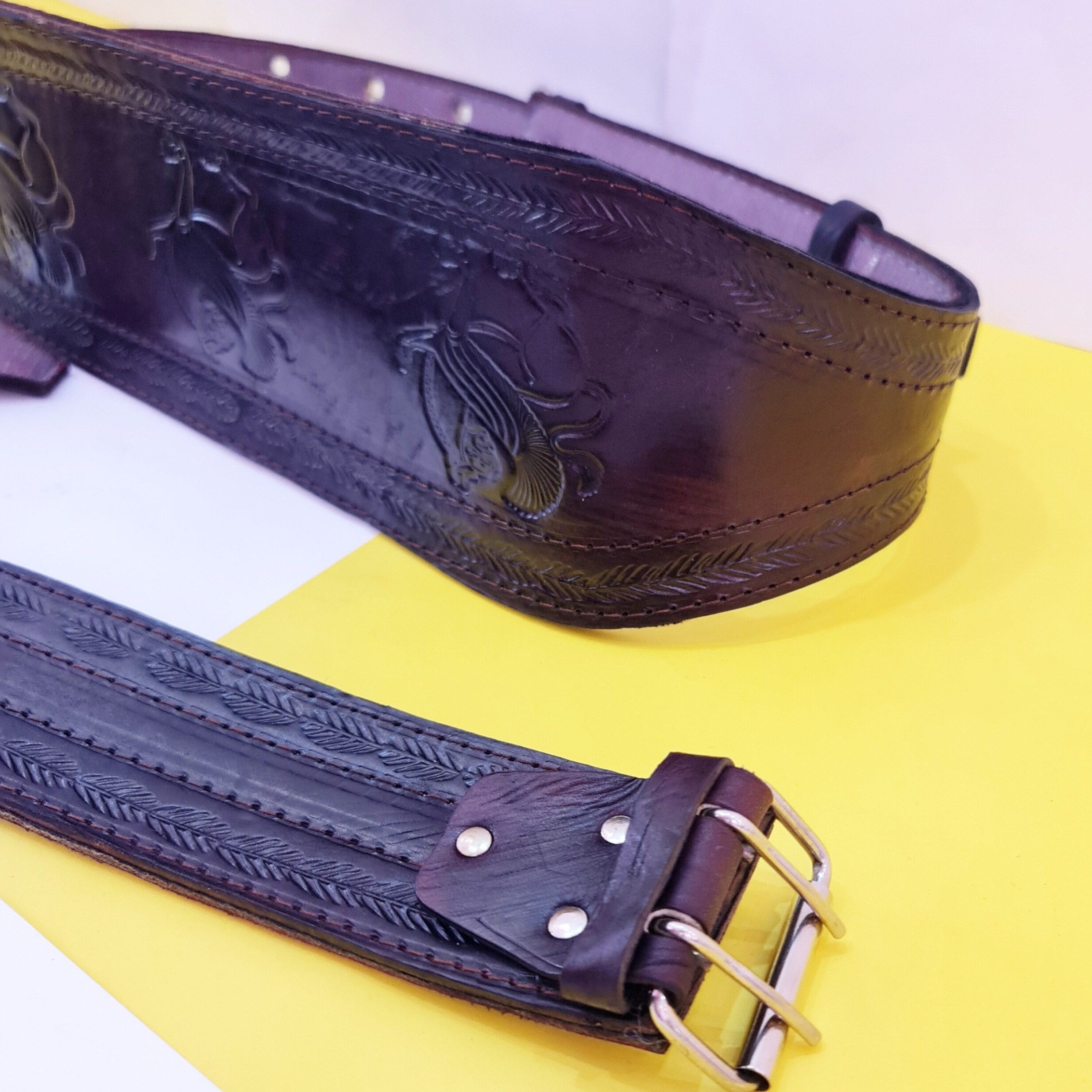 کمربند ورزشی چرم بالشتک دار