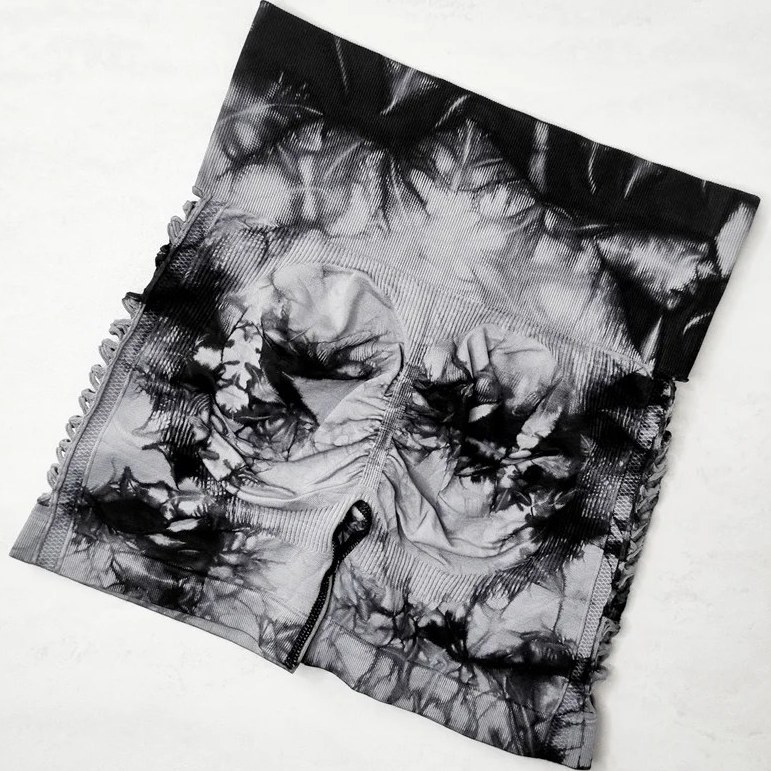 شورتک زنانه آبرنگی سیملس پشت چین دار