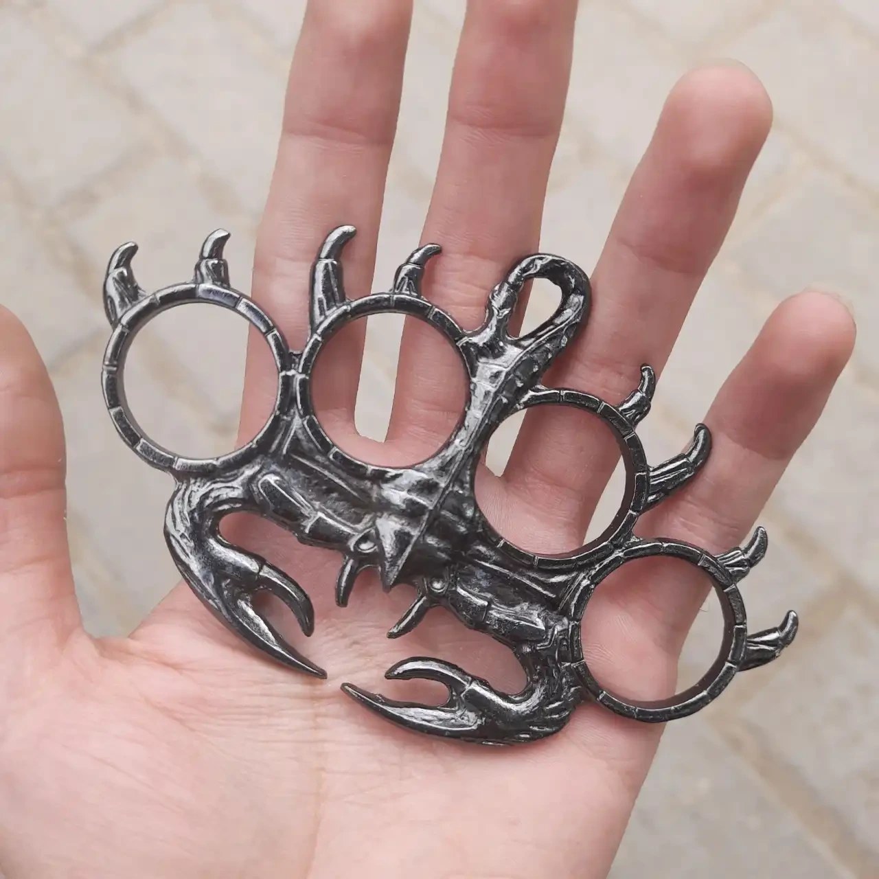 پنجه بوکس طرح عقرب