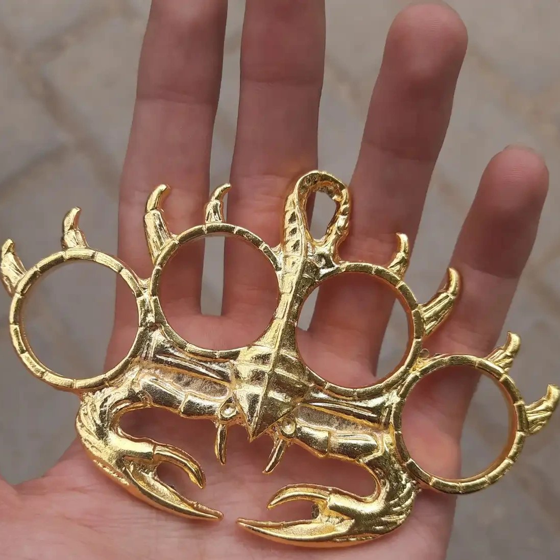 پنجه بوکس طرح عقرب