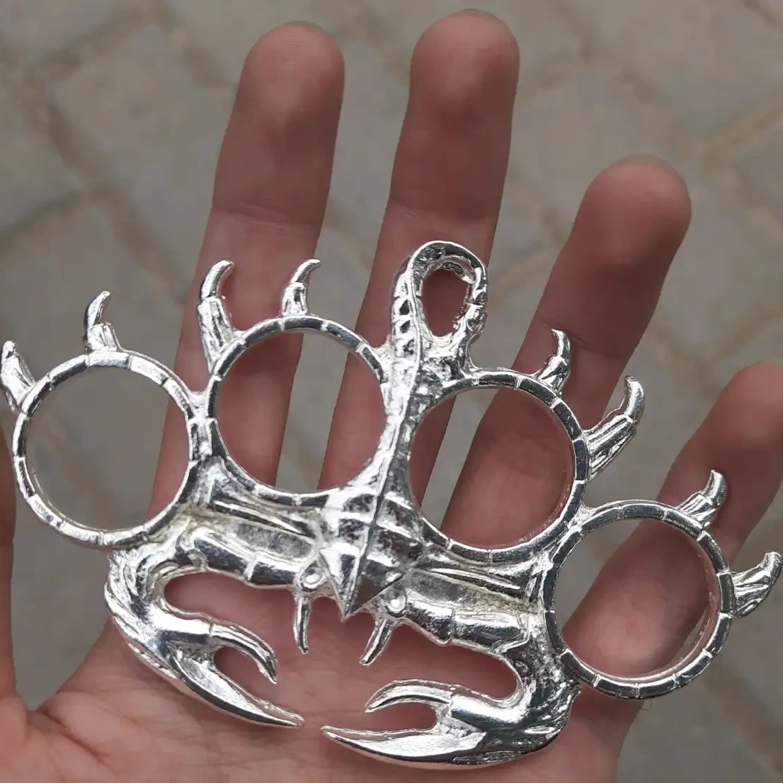 پنجه بوکس طرح عقرب