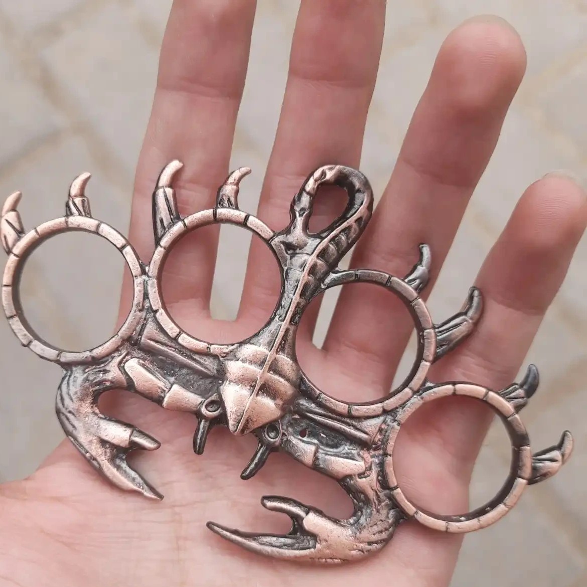 پنجه بوکس طرح عقرب