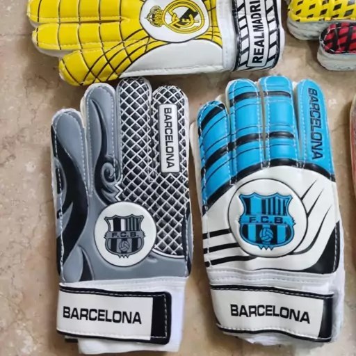 دستکش دروازه بانی بچه گانه