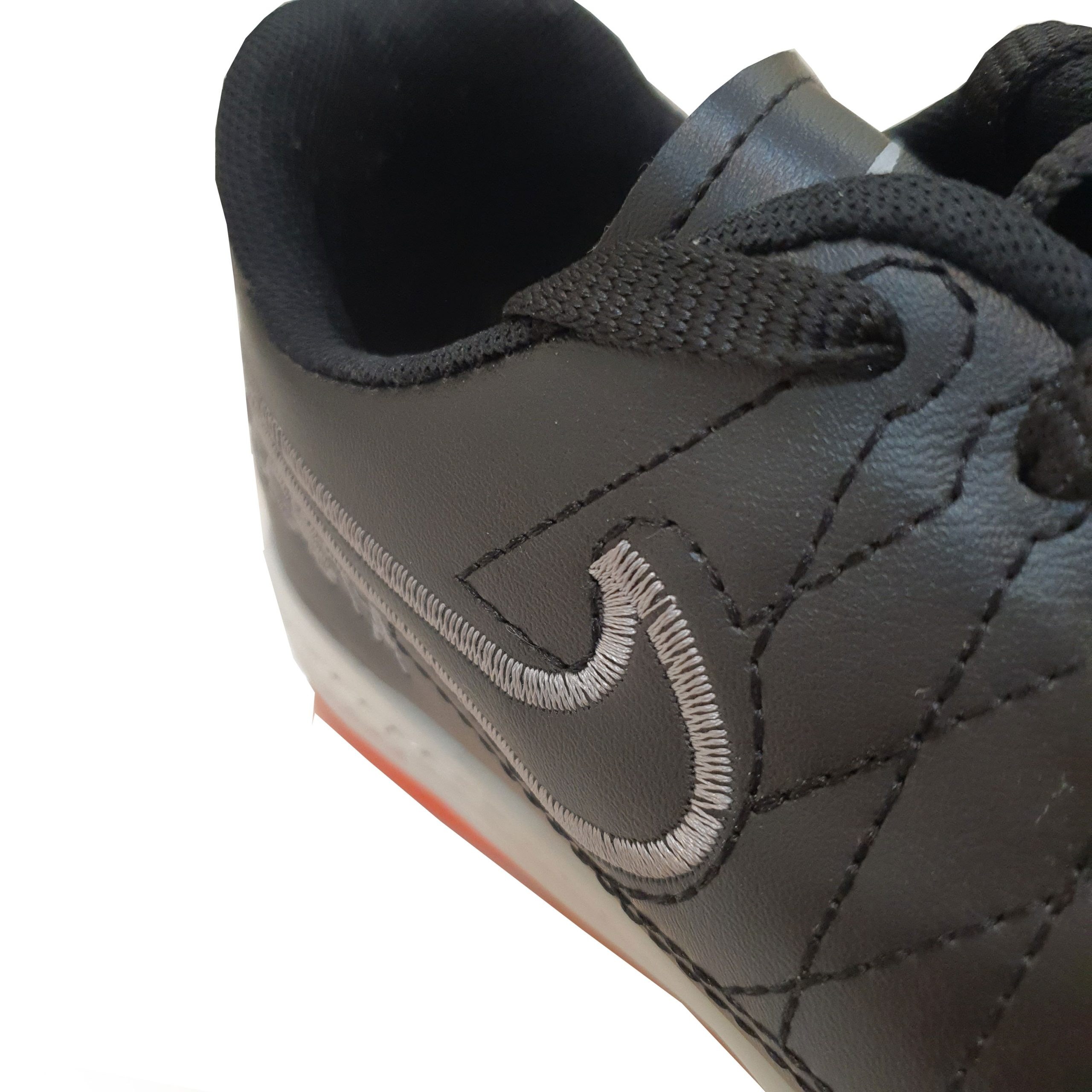 کفش فوتبال نایکی مدل مجستا رنگ مشکی