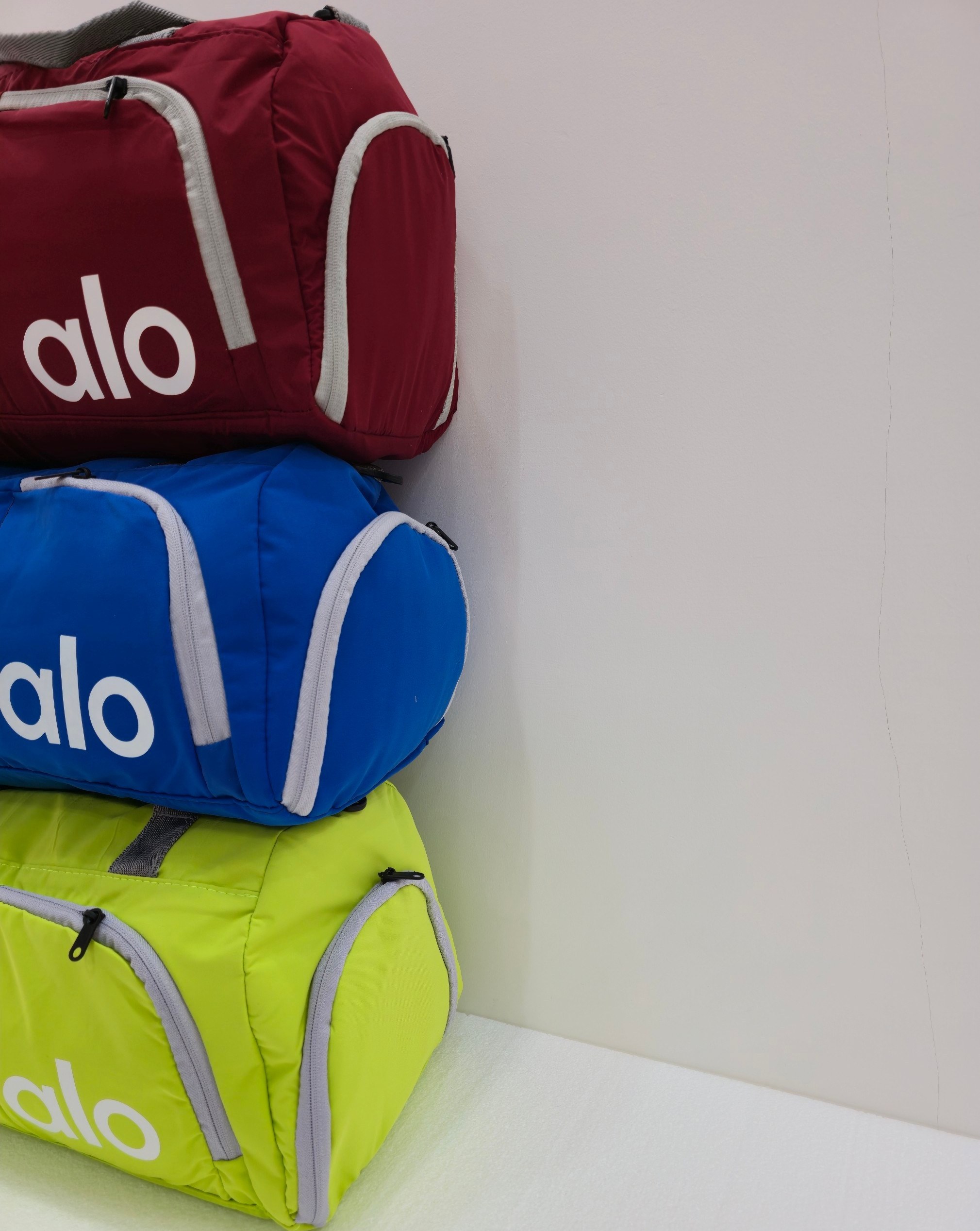 ساک باشگاهی زنانه مدل ALO جاکفشی دار نسکافه ای