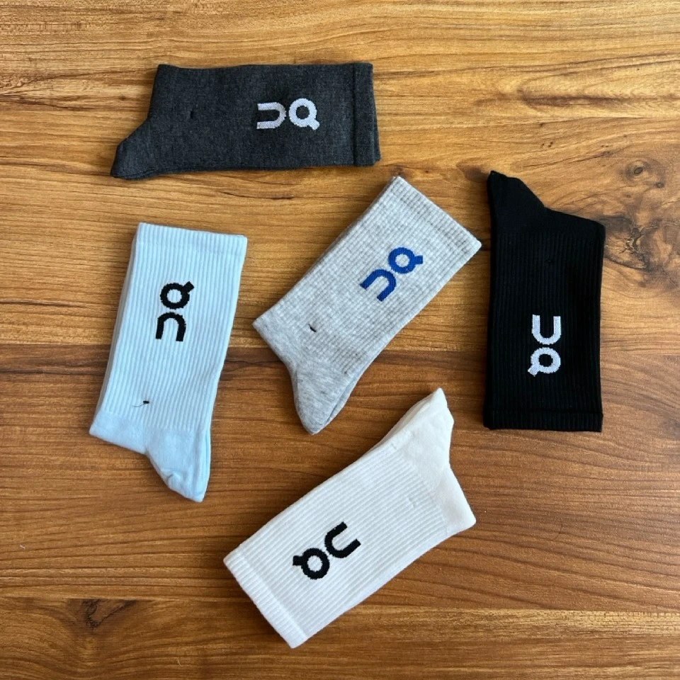 جوراب ساق‌دار ورزشی با استایل On Running (سفید و مشکی) - مشکی