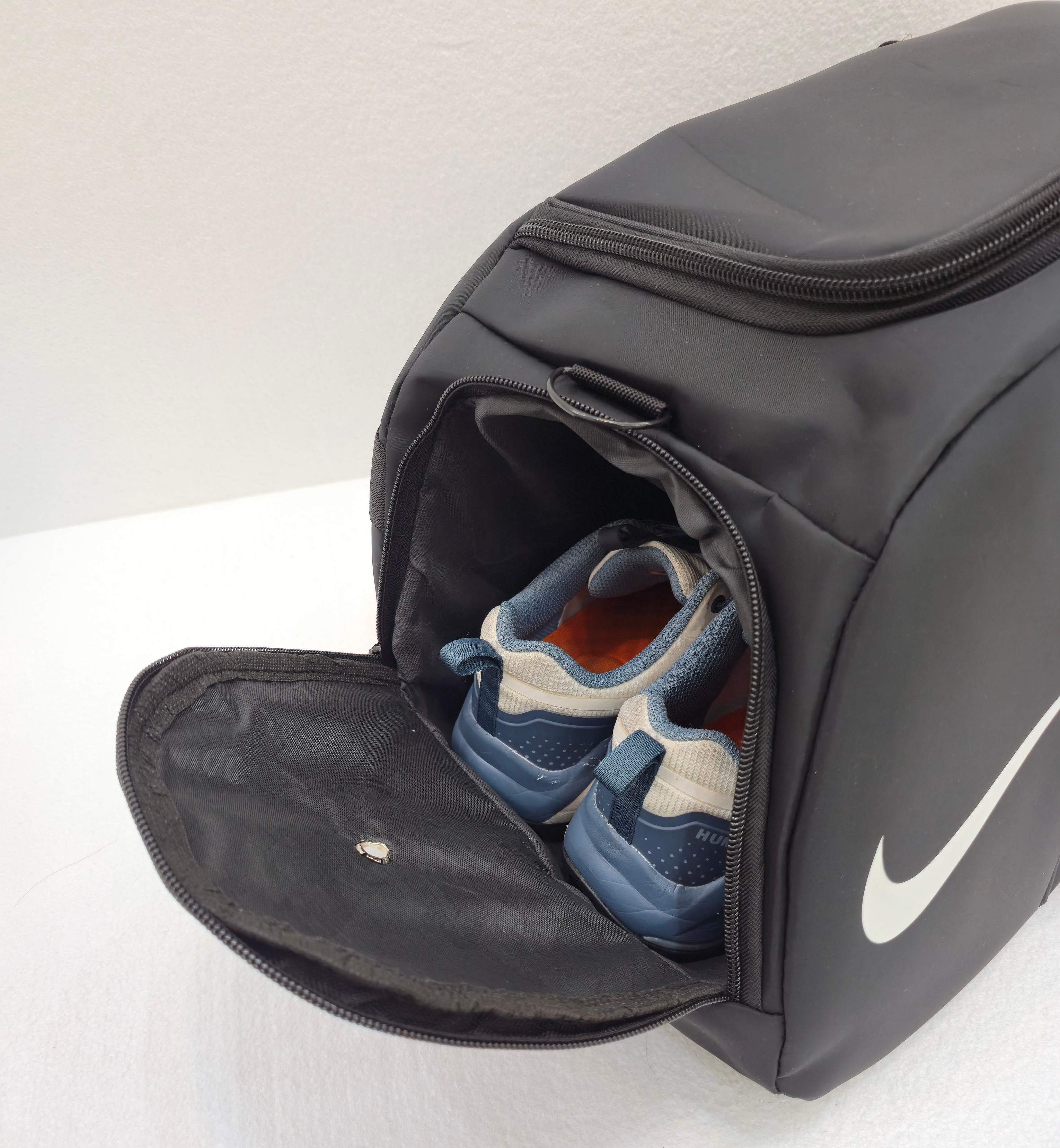 ساک باشگاهی زنانه و مردانه جاکفشی دار مدل نایکی