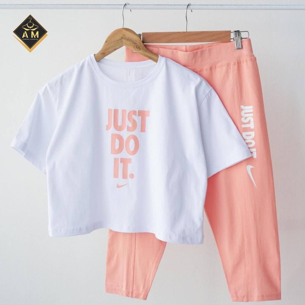 ست ورزشی زنانه کراپ شلوارک نایکی و جاست دوایت رنگ سفید