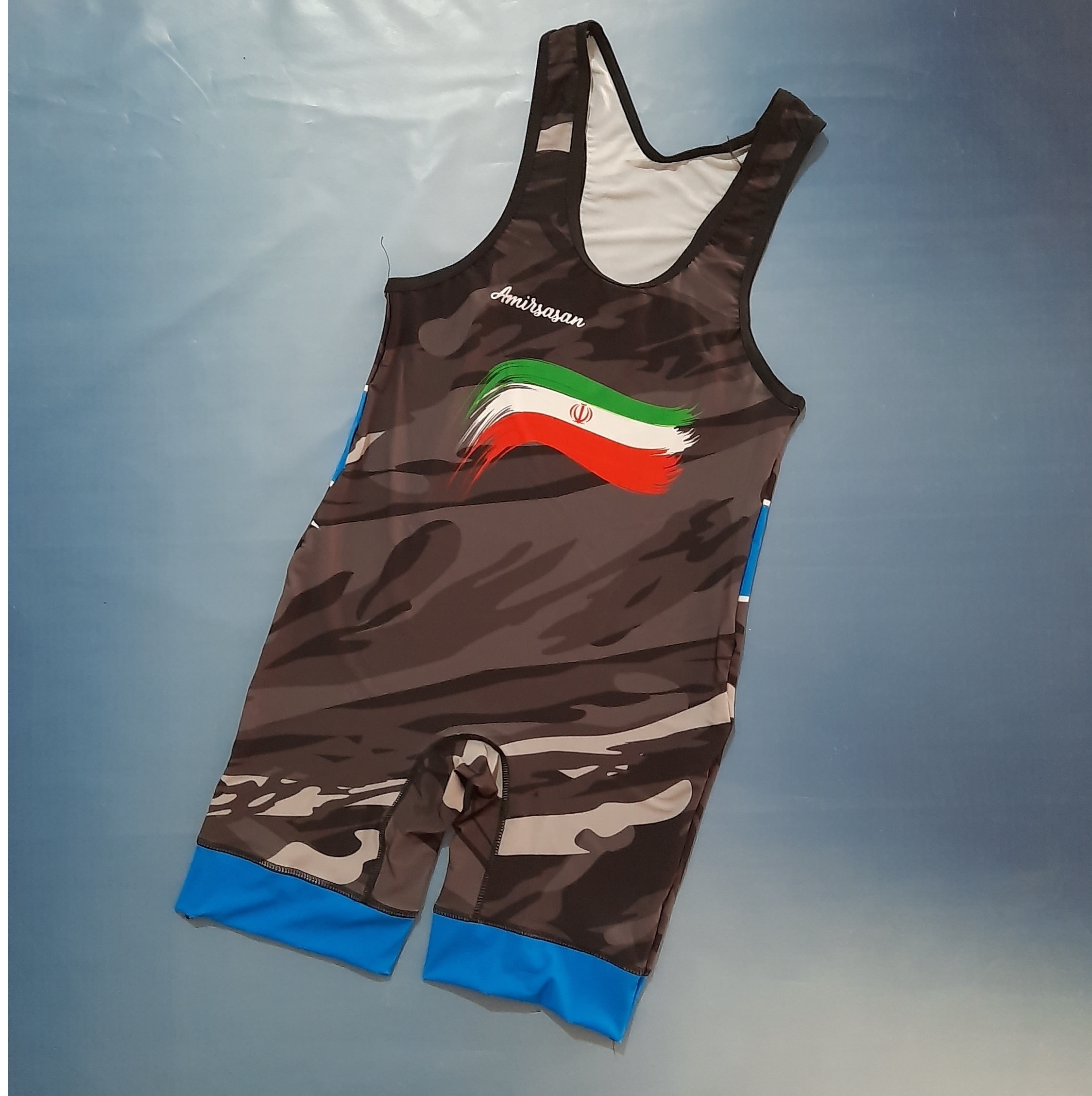 لباس کشتی المپیک ۲۰۲۴ رنگ آبی و قرمز