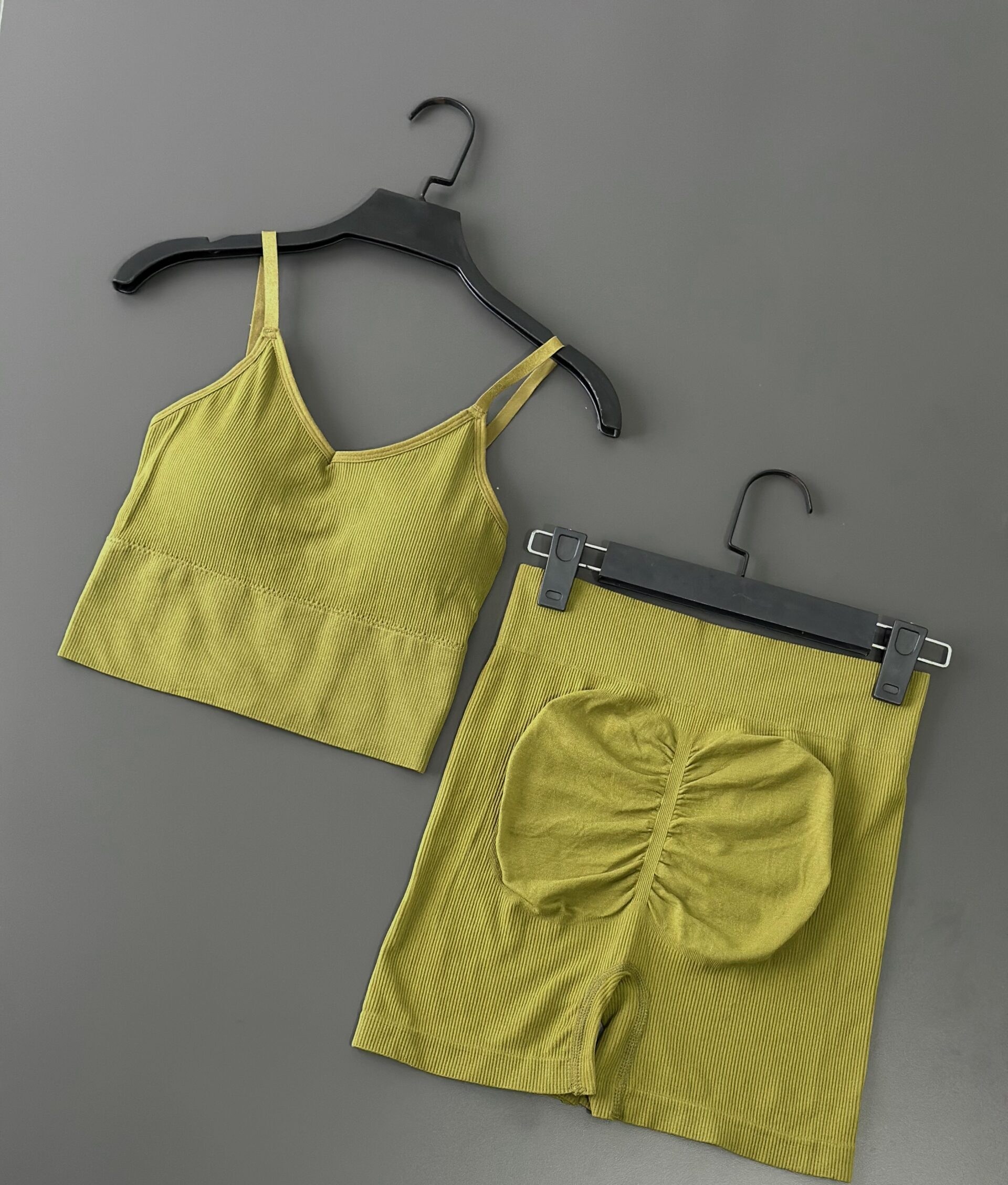 ست ورزشی زنانه نیمتنه و شورتک سیملس سایز ۳۶ تا ۴۲