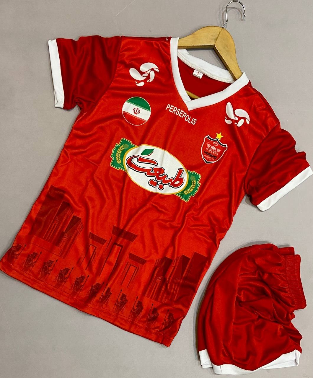 ست فوتبالی پسرانه پرسپولیس طرح ۲۰۲۶ سایز بچه گانه