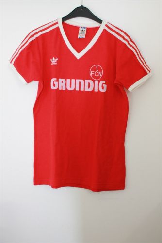 پیراهن اول 1. FC Nürnberg ۸۰-۸۱