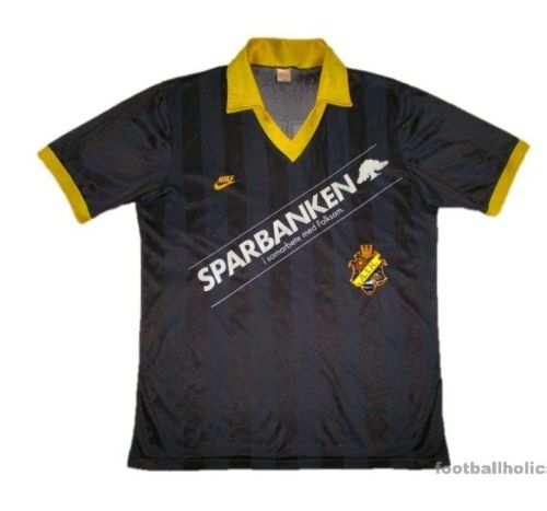 پیراهن اول AIK Fotboll ۱۹۸۶