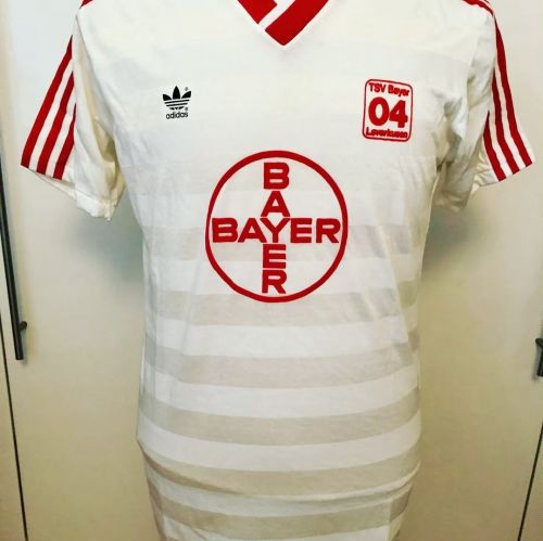 پیراهن اول Bayer 04 Leverkusen ۸۸-۸۹