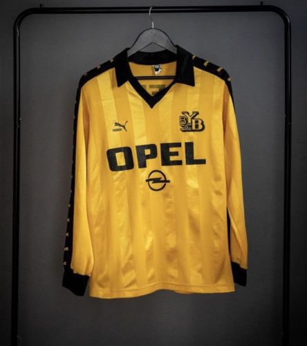 پیراهن اول BSC Young Boys ۸۶-۸۷