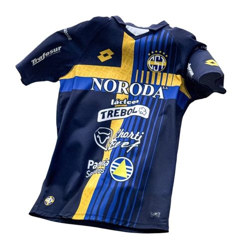 پیراهن اول CS Trinidense ۲۰۲۵