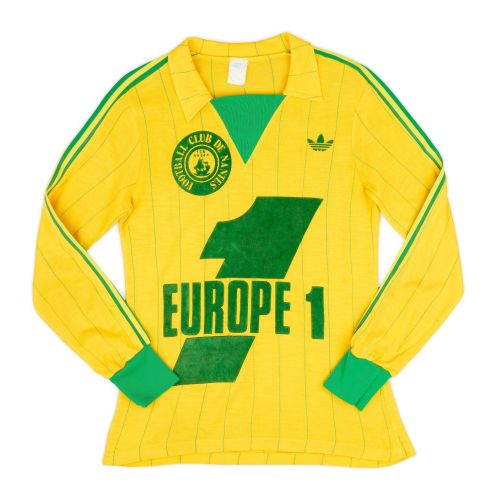 پیراهن اول FC Nantes ۸۰-۸۱