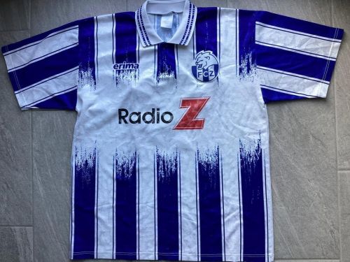 پیراهن اول FC Zürich ۹۵-۹۶
