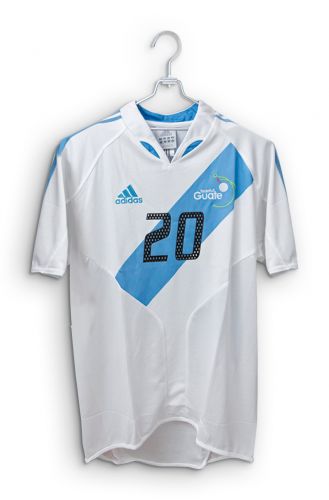 پیراهن اول Guatemala ۲۰۰۵