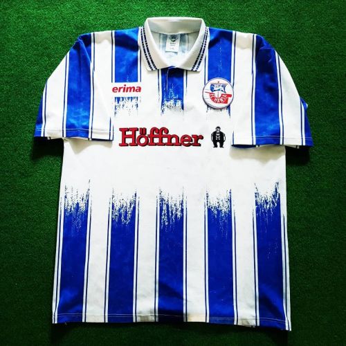 پیراهن اول Hansa Rostock ۹۵-۹۶