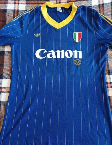 پیراهن اول Hellas Verona ۸۵-۸۶