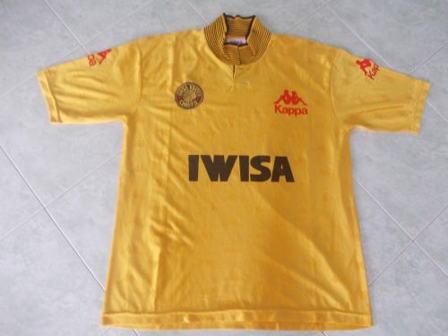 پیراهن اول Kaizer Chiefs ۹۰-۹۱
