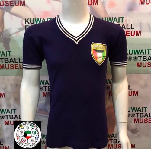 پیراهن اول Kuwait ۱۹۷۶