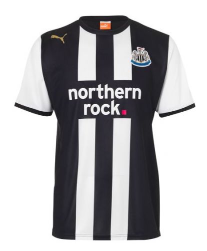 پیراهن اول Newcastle United ۱۱-۱۲