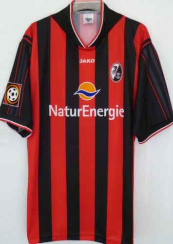 پیراهن اول SC Freiburg II ۰۱-۰۲