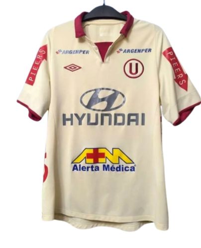 پیراهن اول Universitario de Deportes ۲۰۱۳