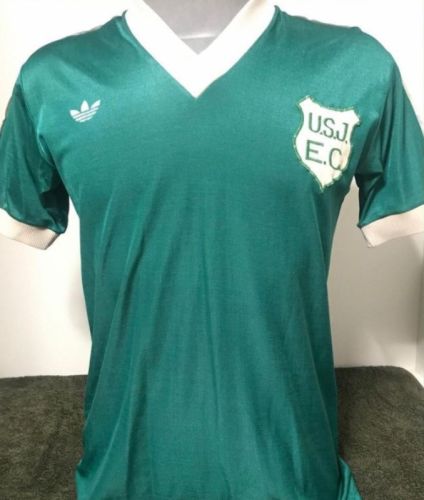 پیراهن دوم União São João ۸۱-۸۴