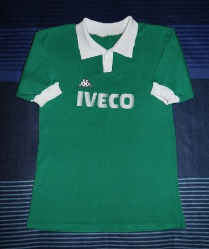 پیراهن اول US Avellino ۸۲-۸۳