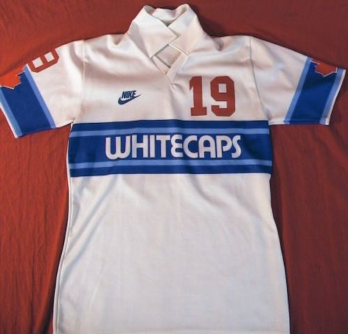 پیراهن اول Vancouver Whitecaps ۱۹۸۴