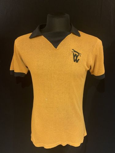 پیراهن اول Wolverhampton Wanderers ۷۳-۷۴